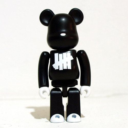 BE@RBRICK UNDEFEATED BLACK &amp; WHITE Ver. 개봉